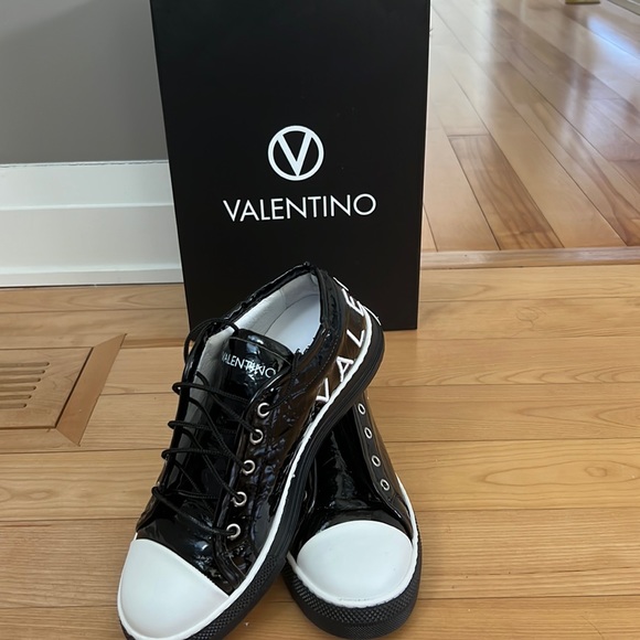 Valentino sneakers - Picture 1 of 6